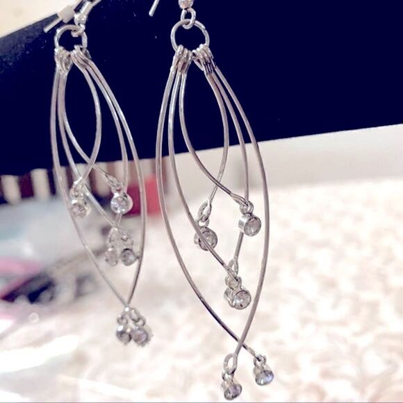 Rhinestone Drop/Dangle Long Pierced Earrings Dainty 3” Gorgeous - Picture 3 of 3